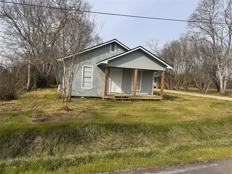 22085 Madison Street Bedias TX 77831