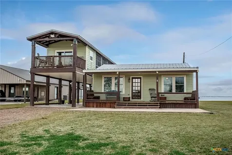 1067 County Road 307 N Port Lavaca TX 77979