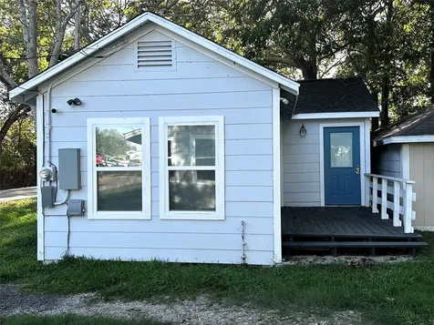 4318 1st Street C Bacliff TX 77518