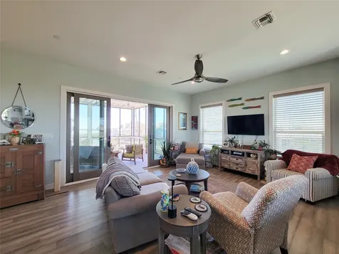 1001 Bamar Lane Galveston TX 77554