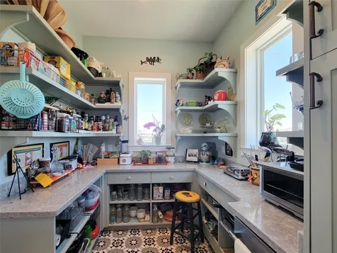 1001 Bamar Lane Galveston TX 77554