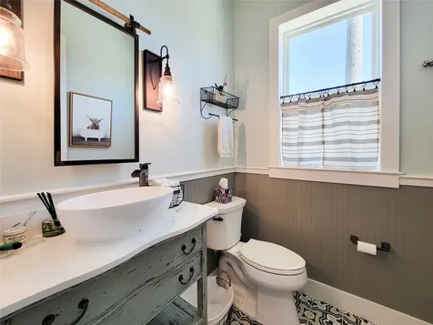 1001 Bamar Lane Galveston TX 77554
