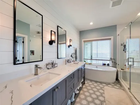 1001 Bamar Lane Galveston TX 77554