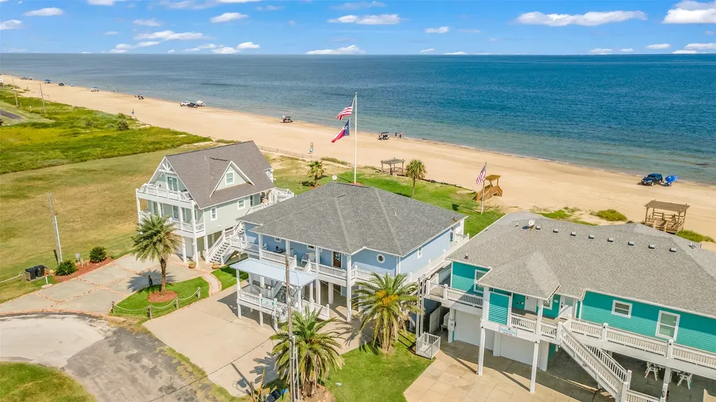 2728 Gillespie Crystal Beach TX 77650