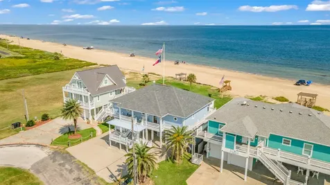 2728 Gillespie Crystal Beach TX 77650