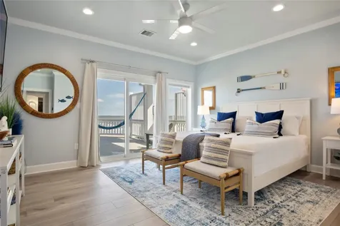 2728 Gillespie Crystal Beach TX 77650