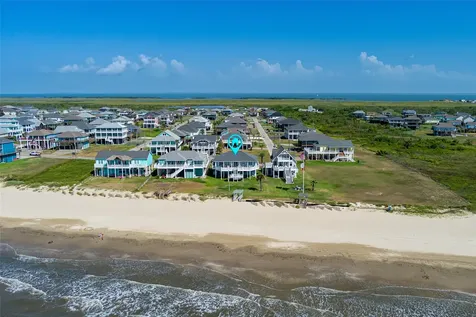 2728 Gillespie Crystal Beach TX 77650