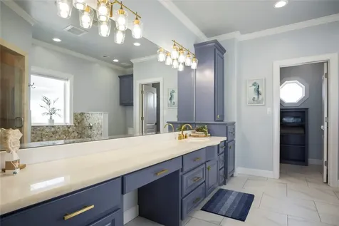 2728 Gillespie Crystal Beach TX 77650