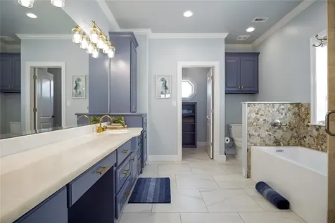 2728 Gillespie Crystal Beach TX 77650