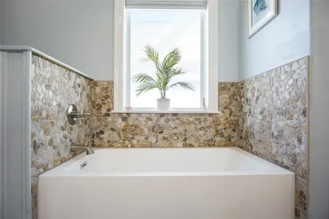 2728 Gillespie Crystal Beach TX 77650
