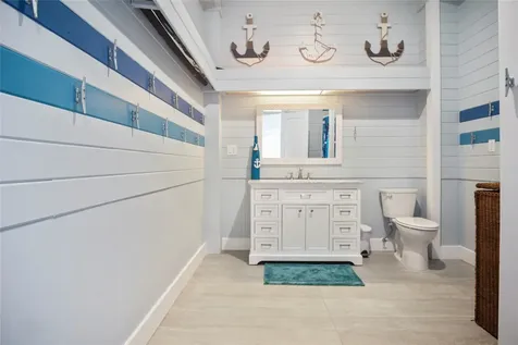 2728 Gillespie Crystal Beach TX 77650