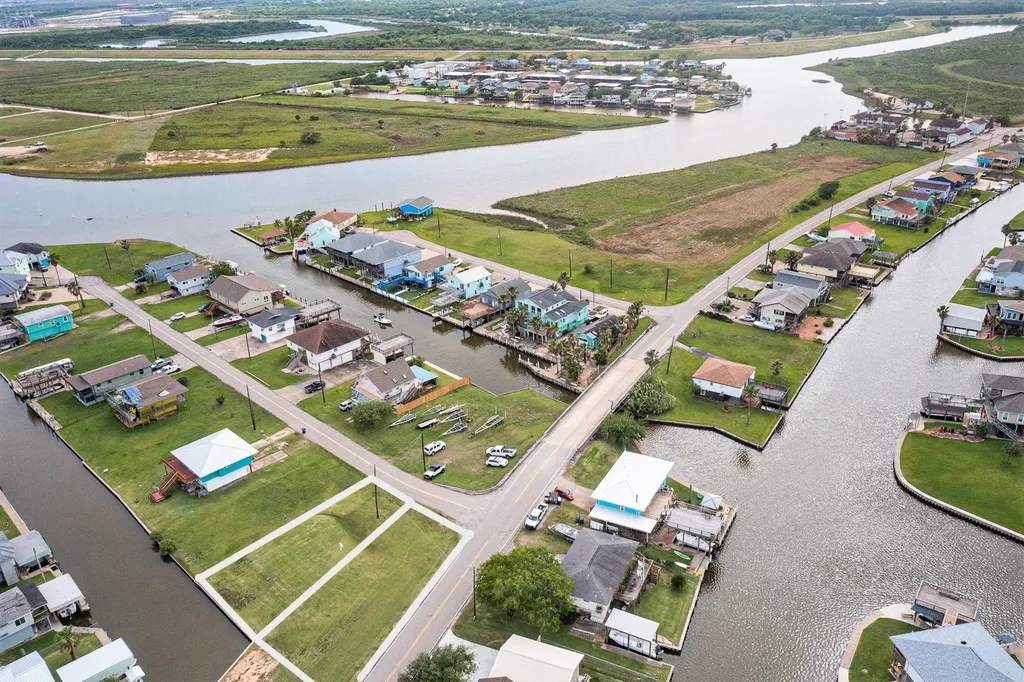 106 Jolly Boat Lane Freeport TX 77541