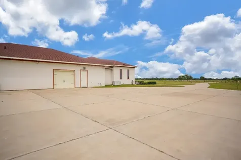 825 Grubbs Road Sealy TX 77474