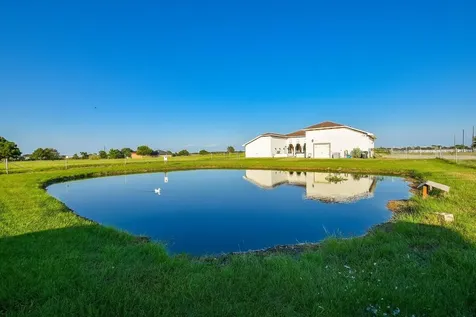 825 Grubbs Road Sealy TX 77474