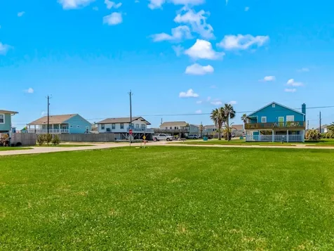 16534 John Davis Jamaica Beach TX 77554