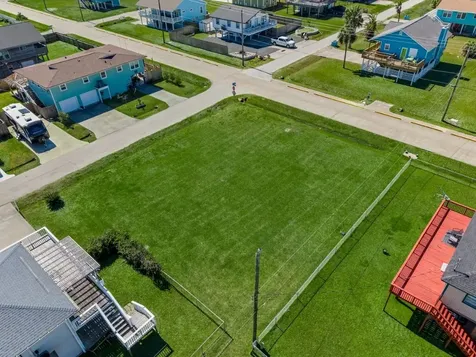 16534 John Davis Jamaica Beach TX 77554