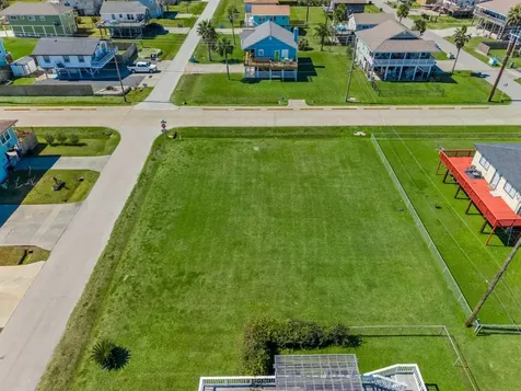16534 John Davis Jamaica Beach TX 77554