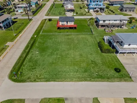16534 John Davis Jamaica Beach TX 77554