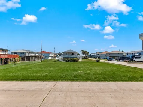 16534 John Davis Jamaica Beach TX 77554