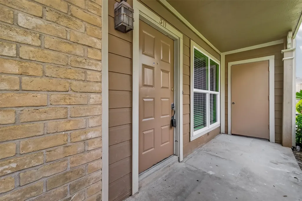 1860 White Oak Drive 311 Houston TX 77009