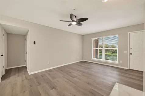 1860 White Oak Drive 311 Houston TX 77009