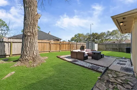 4511 Hunter Green Court Fresno TX 77545