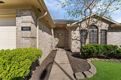 4511 Hunter Green Court Fresno TX 77545