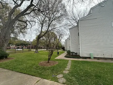 9809 Richmond Ave, Unit J-12 Houston TX 77042