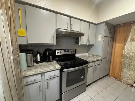 9809 Richmond Ave, Unit J-12 Houston TX 77042