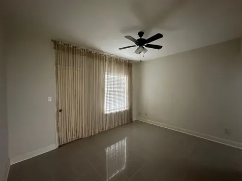 9809 Richmond Ave, Unit J-12 Houston TX 77042