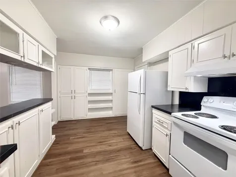 310 S Shanks Street Clute TX 77531