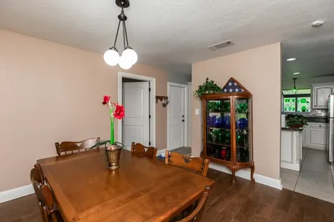 995 Strickland Street Vidor TX 77662