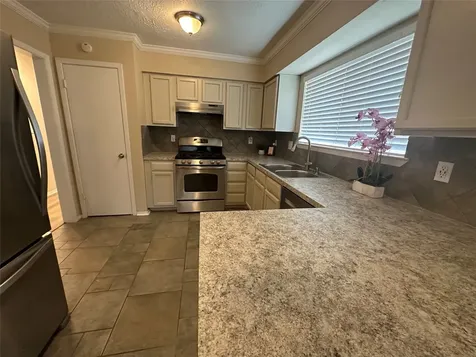 7646 Western Oak Lane Houston TX 77040