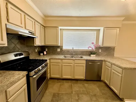 7646 Western Oak Lane Houston TX 77040