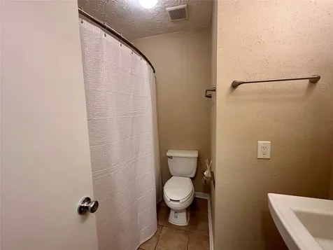 7646 Western Oak Lane Houston TX 77040