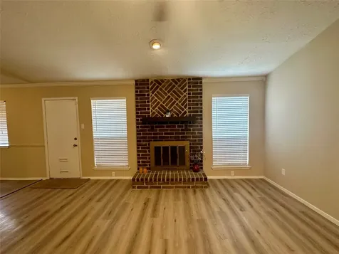 7646 Western Oak Lane Houston TX 77040