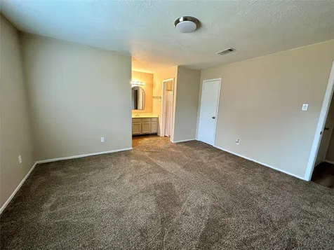 7646 Western Oak Lane Houston TX 77040