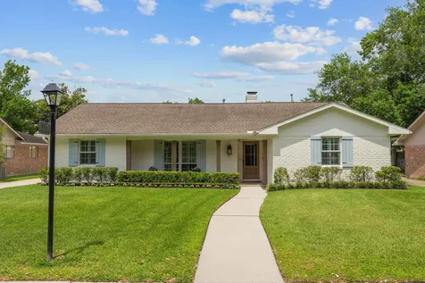 10046 Meadow Lake Lane Houston TX 77042