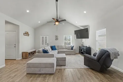 186 N Village Cove Loop Livingston TX 77351