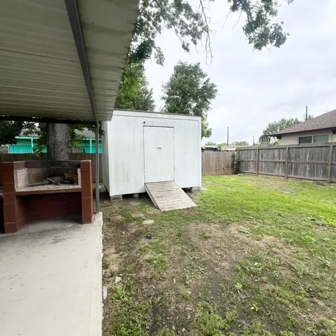 2707 Almendares Avenue Pasadena TX 77506
