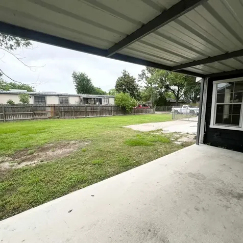 2707 Almendares Avenue Pasadena TX 77506
