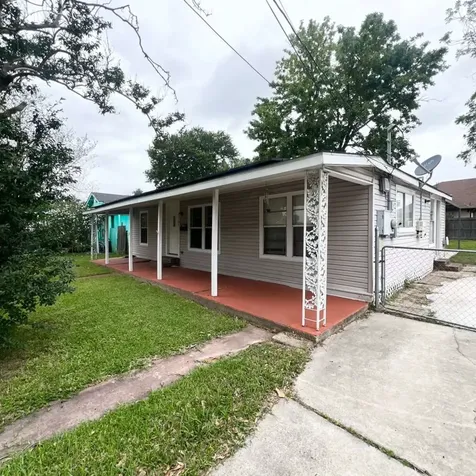 2707 Almendares Avenue Pasadena TX 77506
