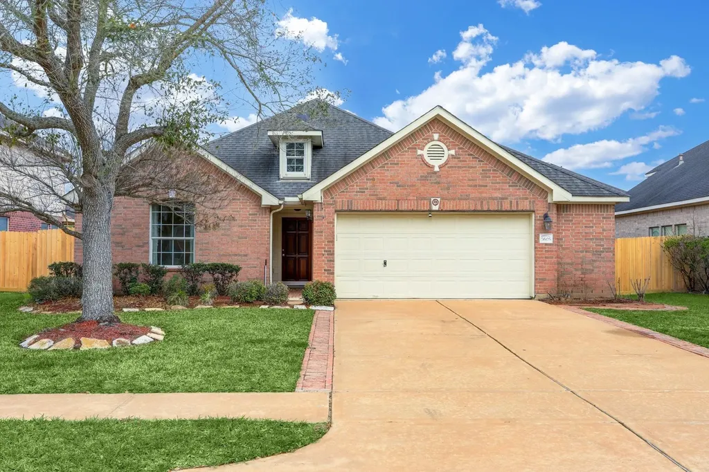 7605 Waterlilly Lane Pearland TX 77581