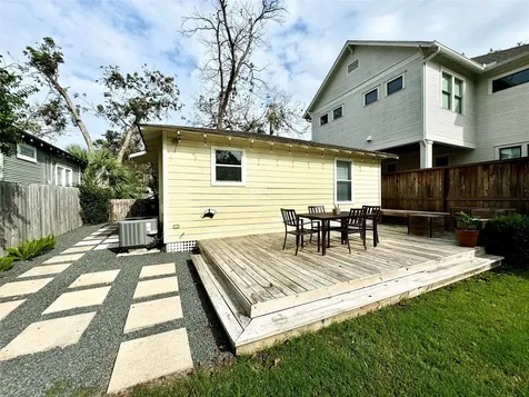 1035 Louise Street Houston TX 77009