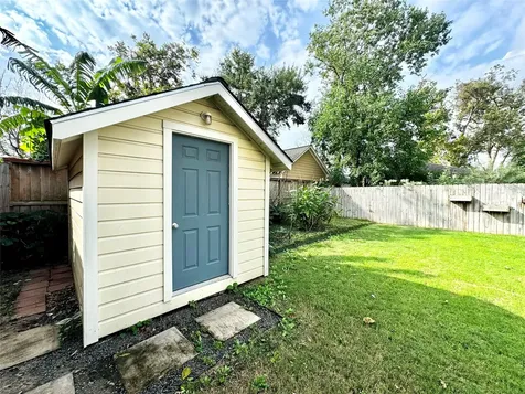 1035 Louise Street Houston TX 77009