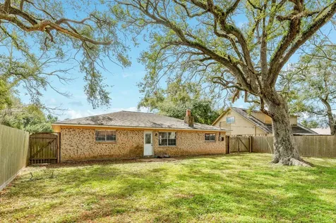 1030 Maple Street Clute TX 77531