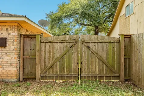1030 Maple Street Clute TX 77531