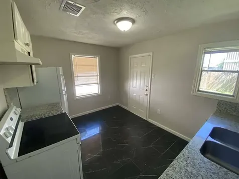 3827 Amos Street Houston TX 77021