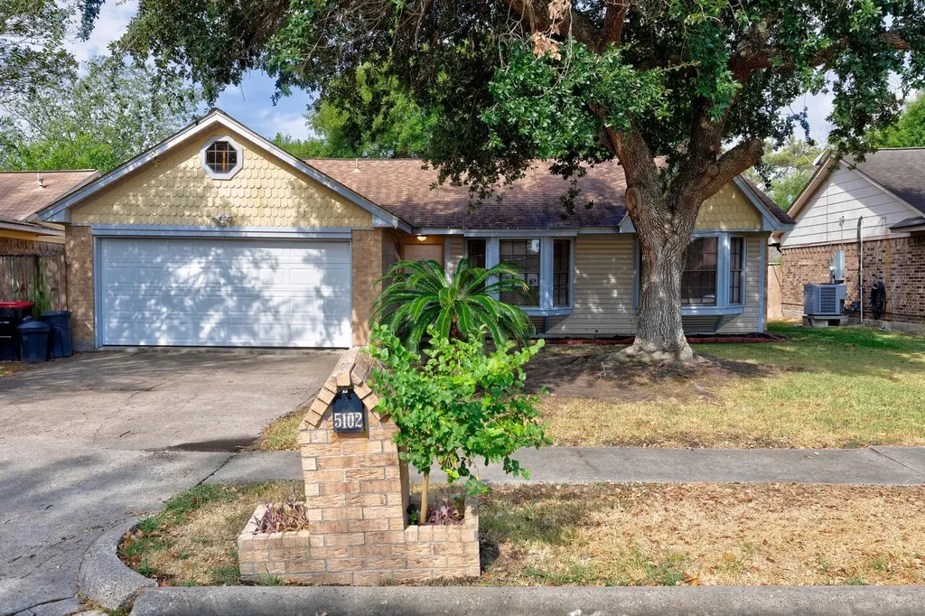 5102 Parsley Street Baytown TX 77521