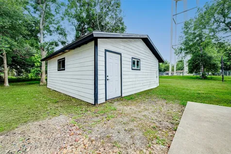 706 Beaumont Street Anahuac TX 77514